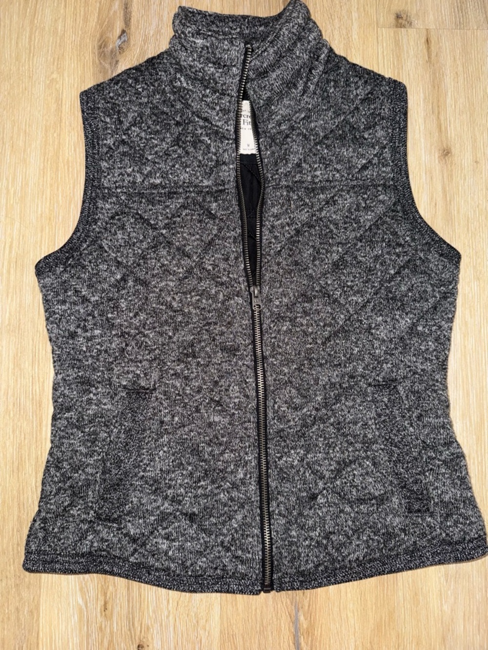 Abercrombie & Fitch Women’s Medium Gray Quilted Full Zip Sweater Vest Mock Neck